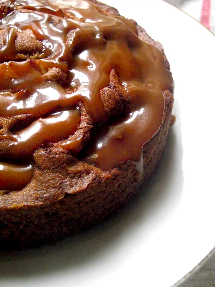 Gateau aux pommes, cidre, caramel au beurre salé & retrouvailles