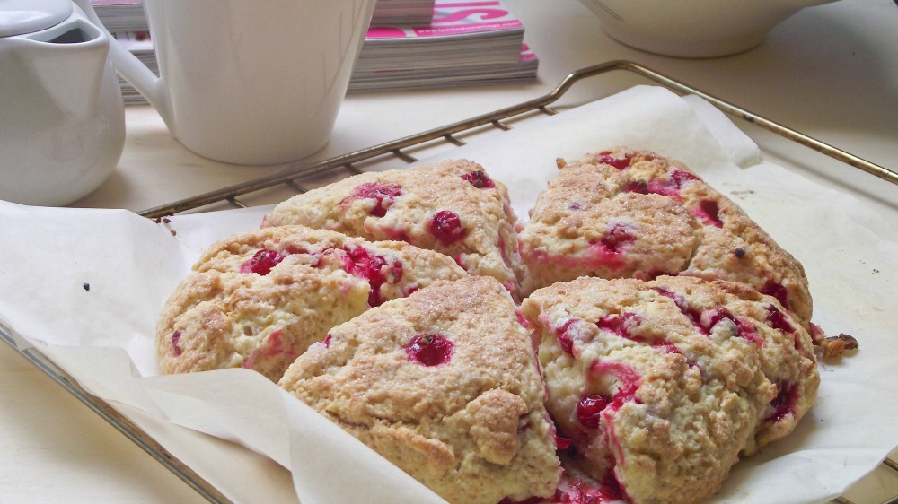 Scones aux groseilles & l’importance du petit-déjeuner