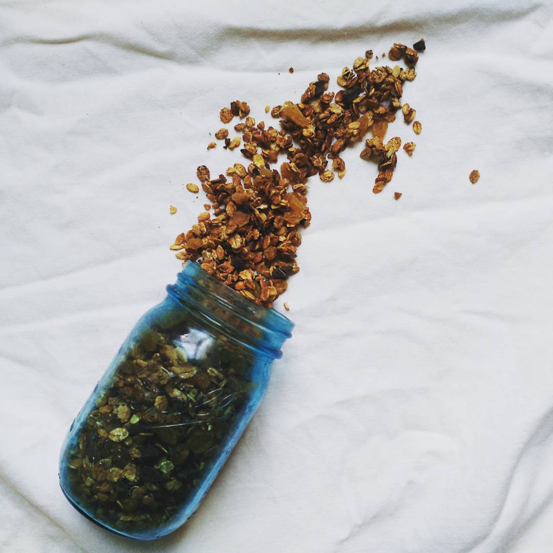 Granola au raisins, fleur d’oranger & pépites de chocolat