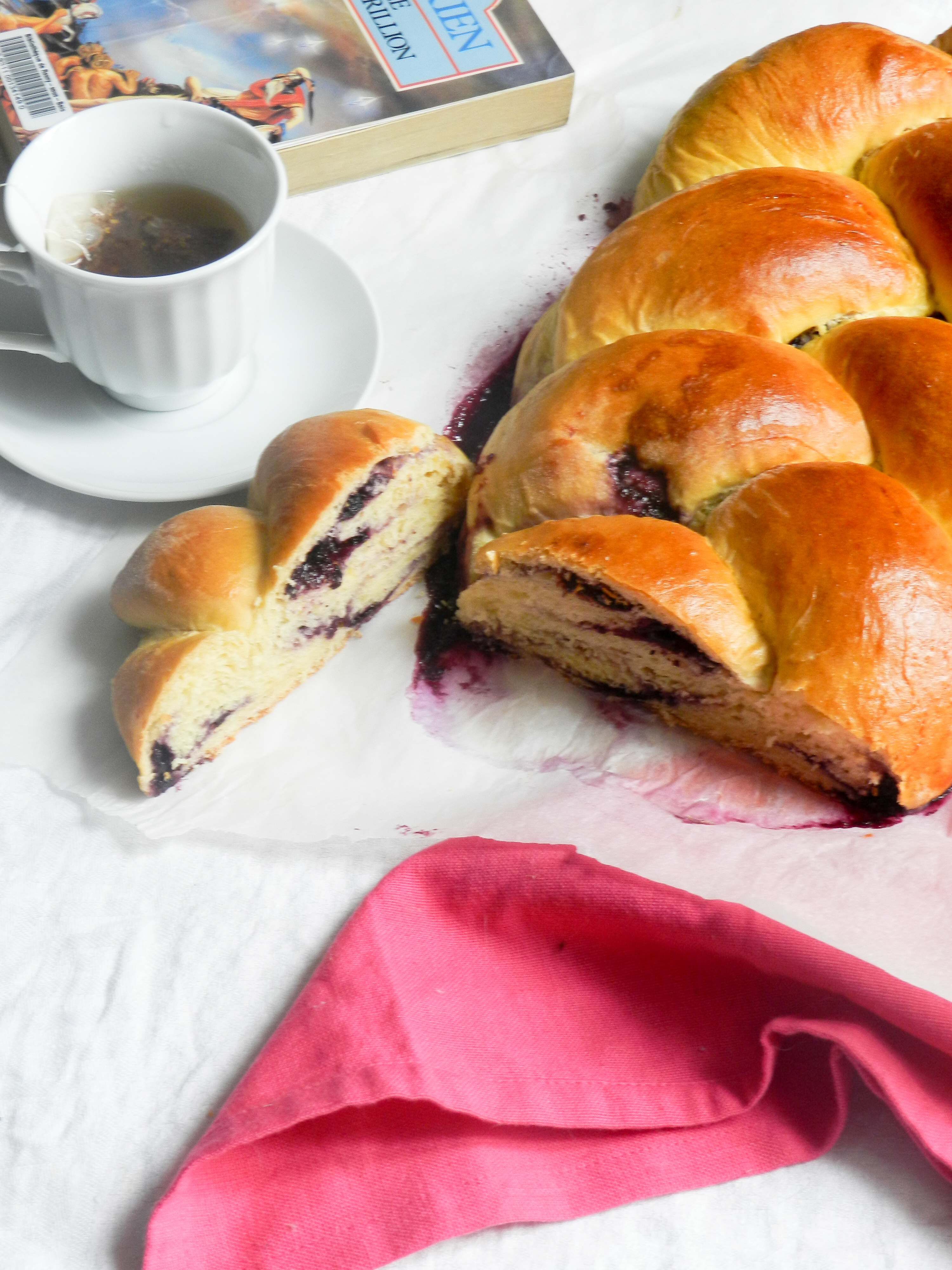 Brioche tressée aux myrtilles