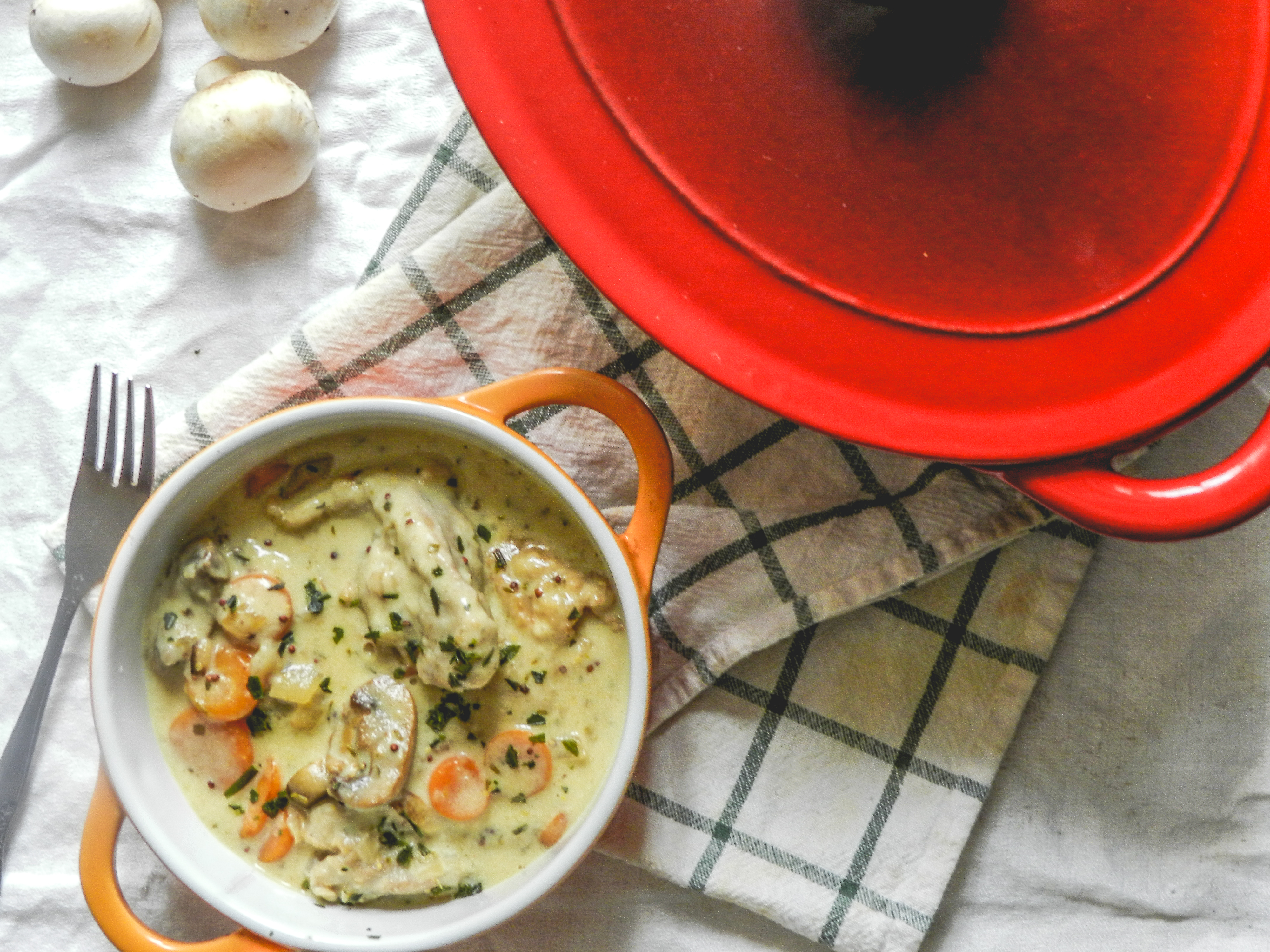 Poulet au riesling, à la crème et à la moutarde